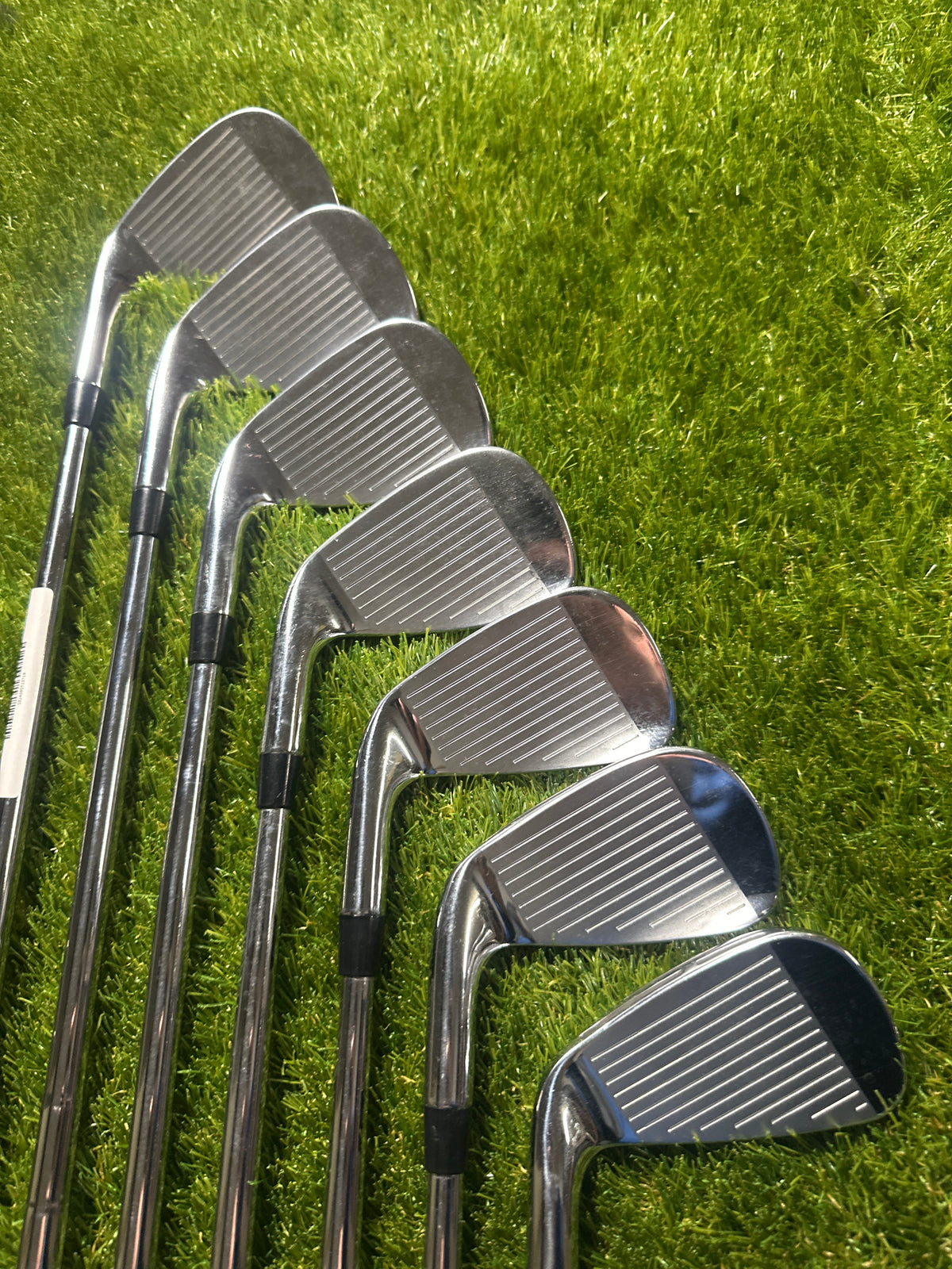 Wilson D9 4-PW Irons
