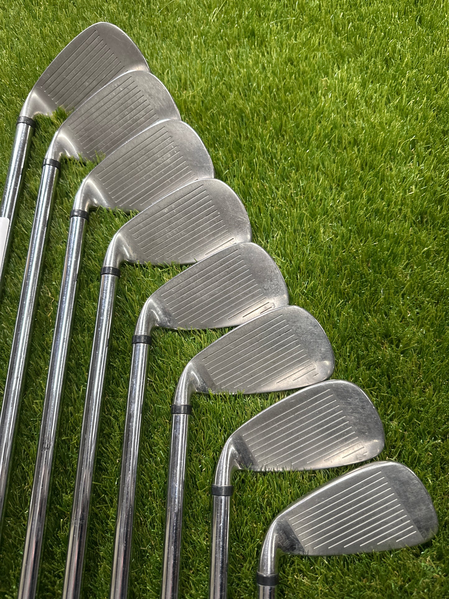 Wilson Deep Red 4-SW Irons