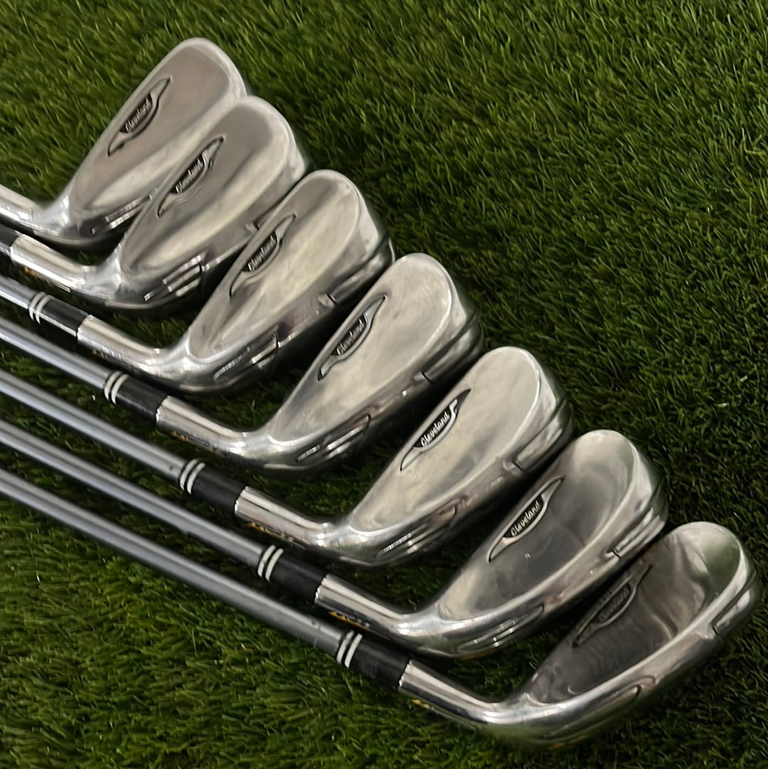 Cleveland HiBore XLi 4-PW Irons