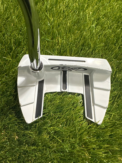 Yes C Groove Sandy 12 32" Putter