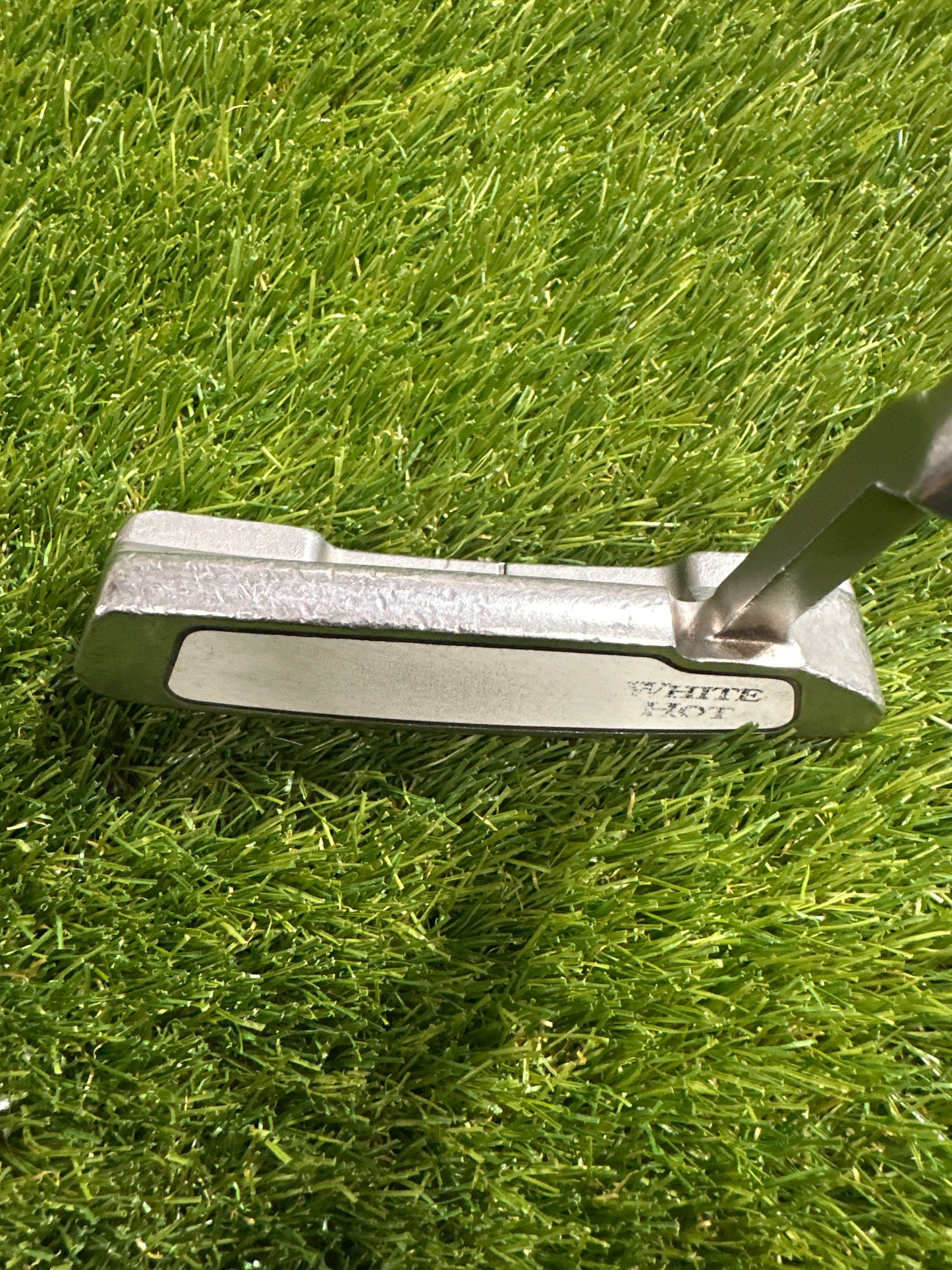 Odyssey White Hot 6 35.5" Putter