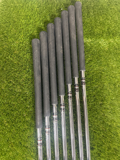 TaylorMade 320 3-9 Irons