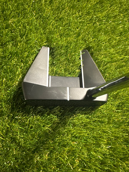 Odyssey Toulon Las Vegas 33" Putter
