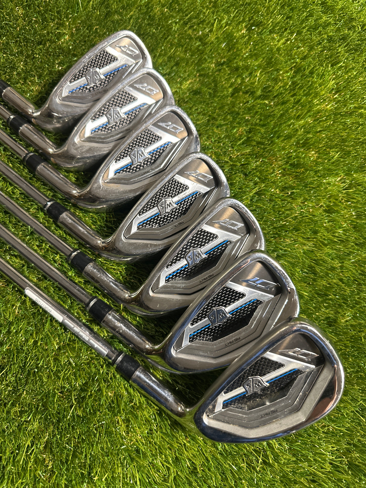 Wilson D7 5-SW Irons