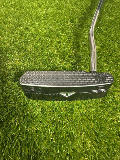 Odyssey Toulon Chicago 34" Putter