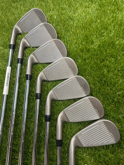 Cobra Dark Speed 4-PW Irons