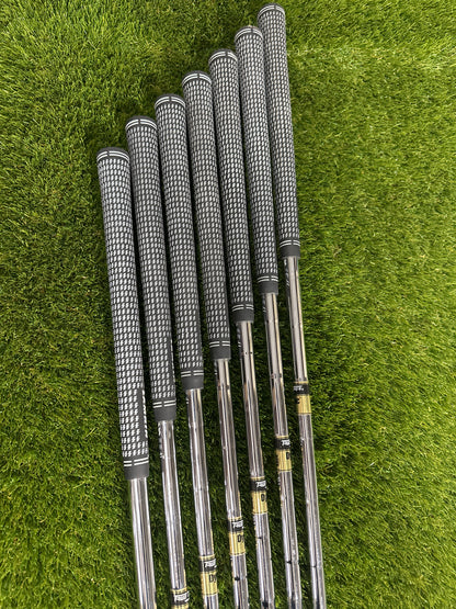 TaylorMade P790 4-PW irons