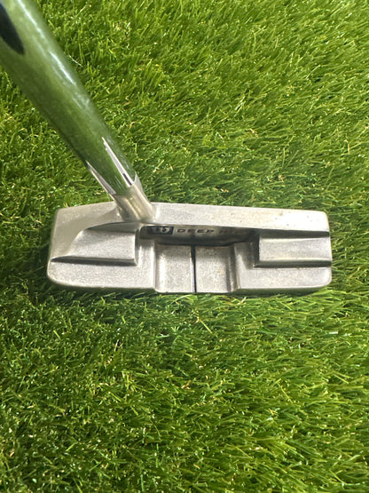 Wilson Deep Red 35" Putter