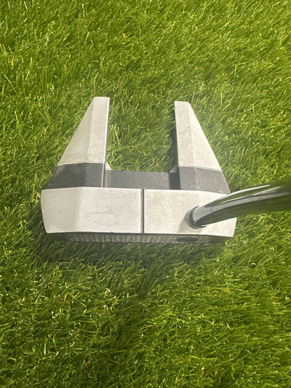 Odyssey Works Versa 7 Tank 35" Putter