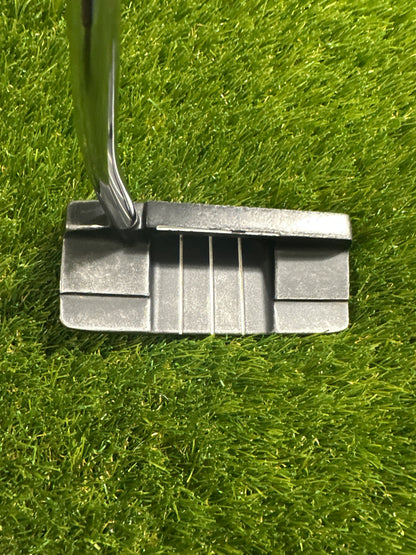 Wilson Infinite Loop 33" Putter
