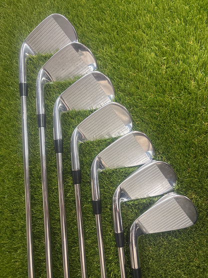 Callaway Rogue ST Pro 4-PW Irons