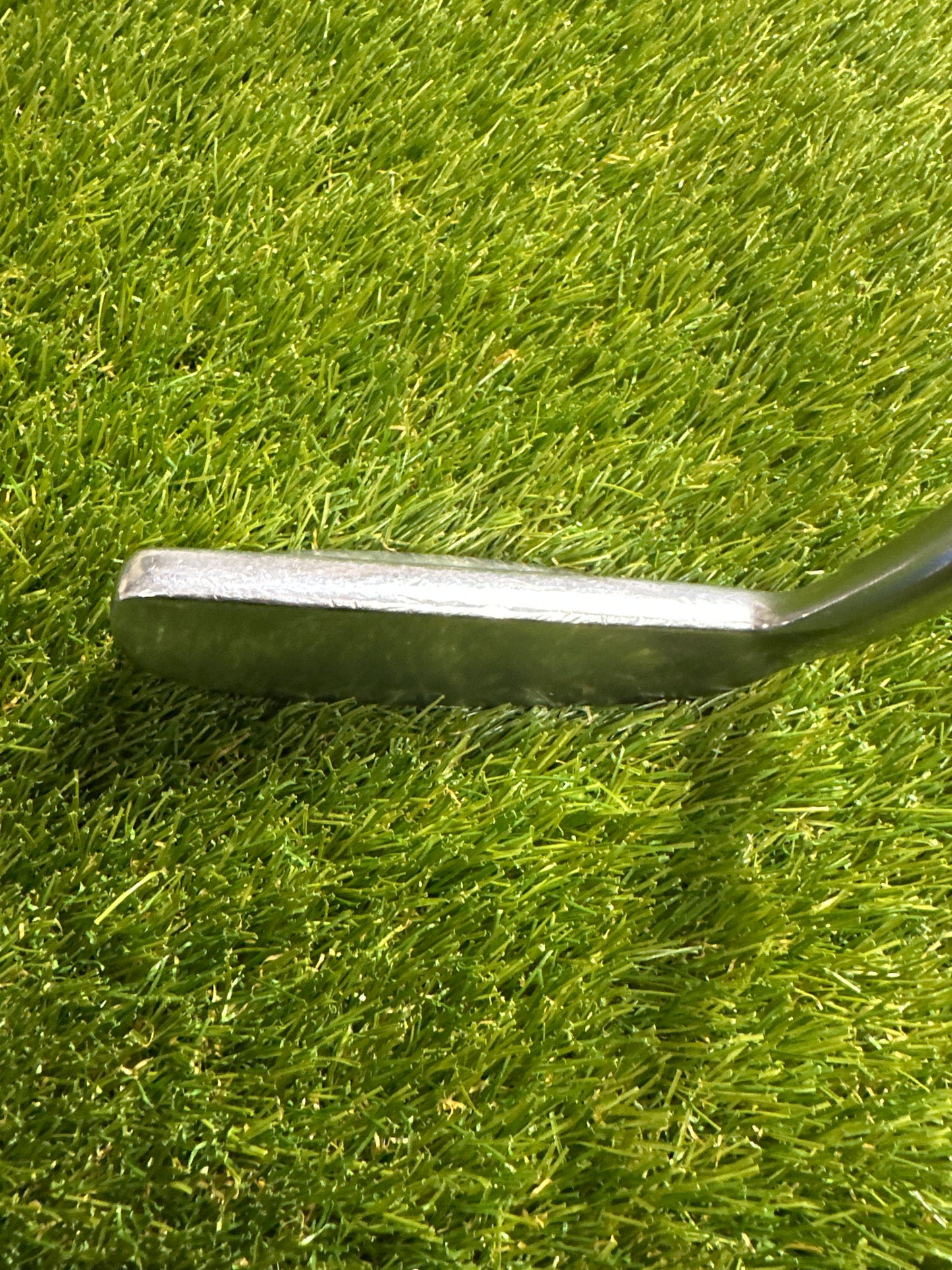 The Wilson 8802 35" Putter