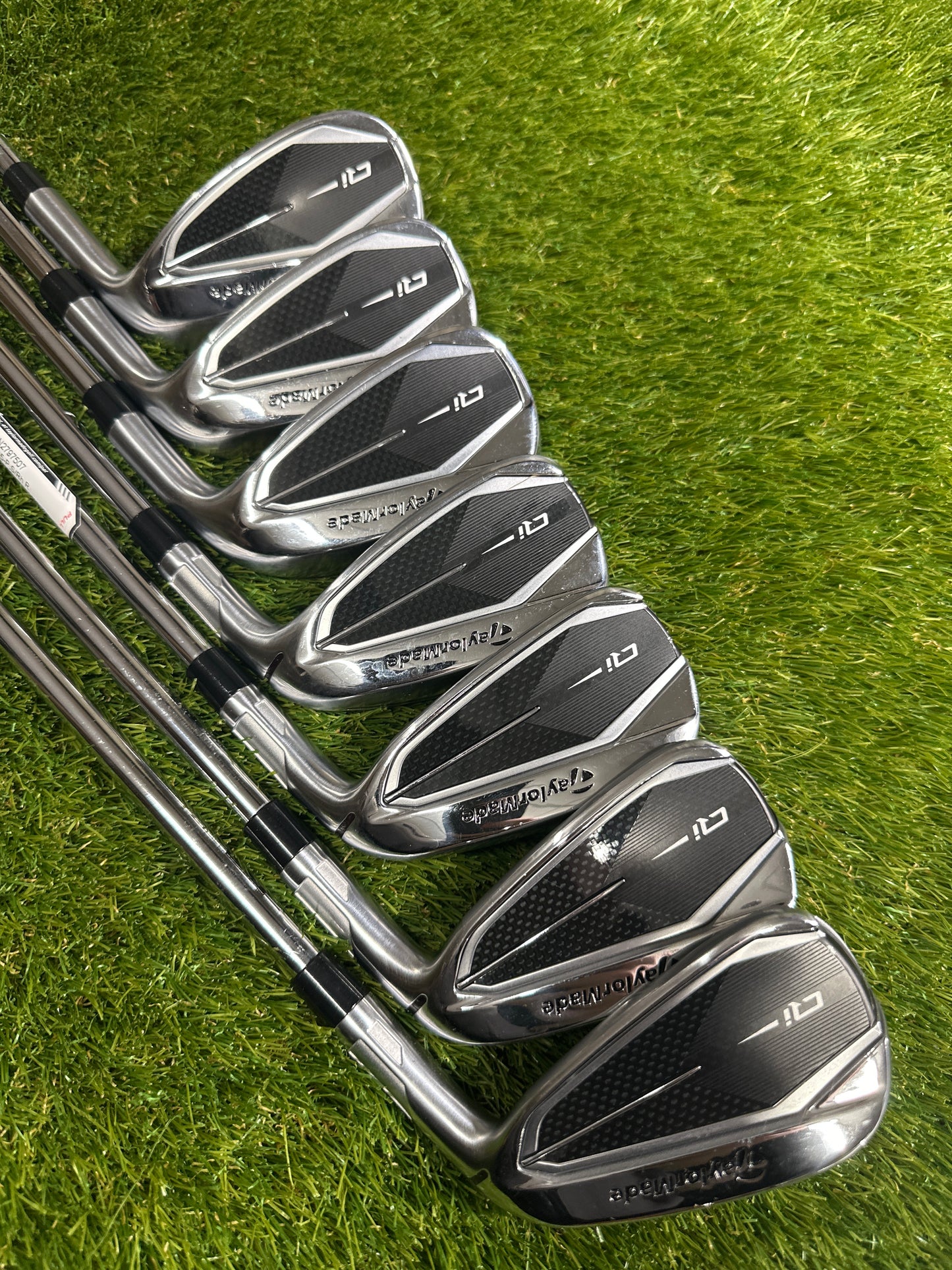 TaylorMade Qi 5-SW Irons