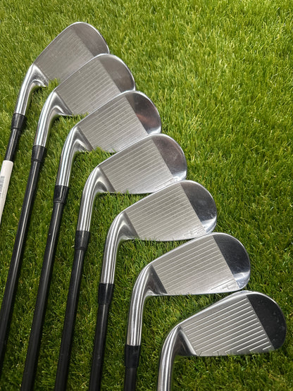 Titleist T300/MI 6-53W Irons