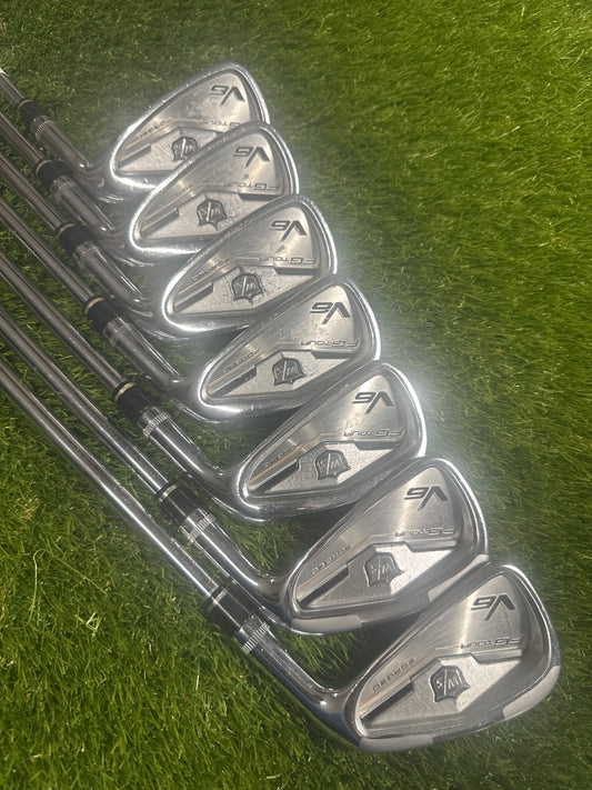 Wilson FG Tour V6 4-PW Irons