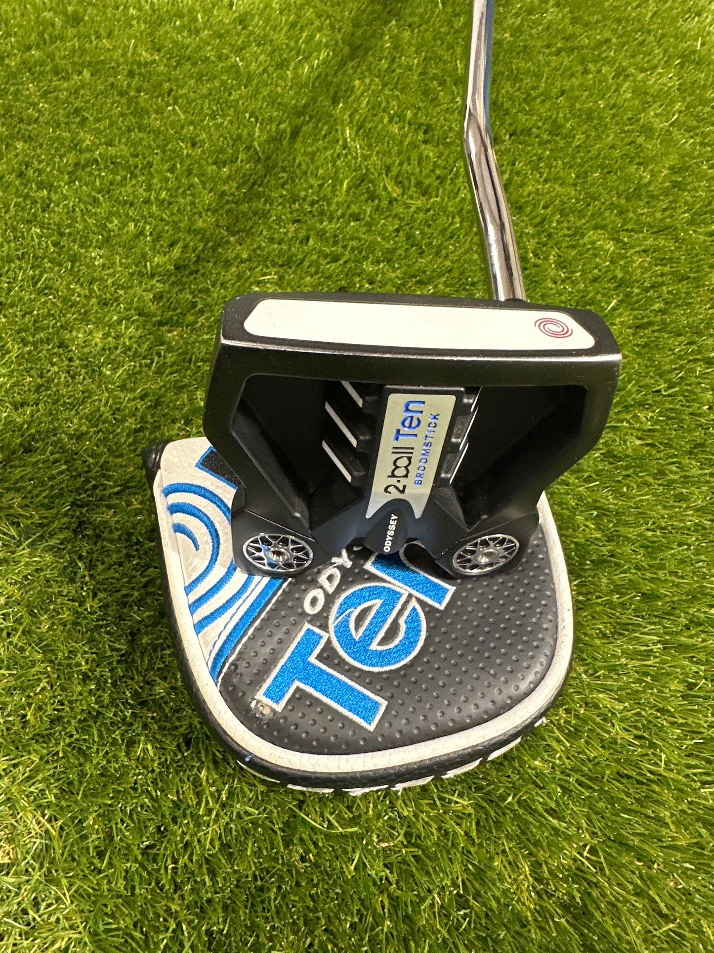 Odyssey 2Ball Ten Broomstick 48" Putter