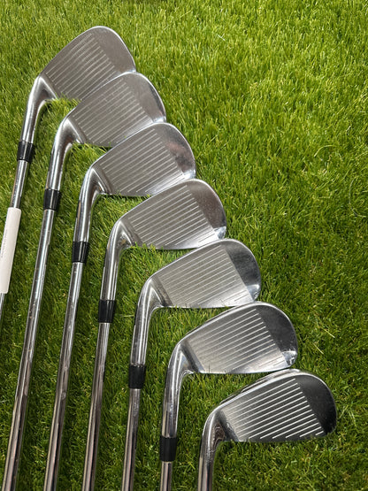 Wilson D7 5-GW Irons