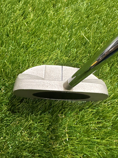 Wilson Deep Red 34.5" Putter
