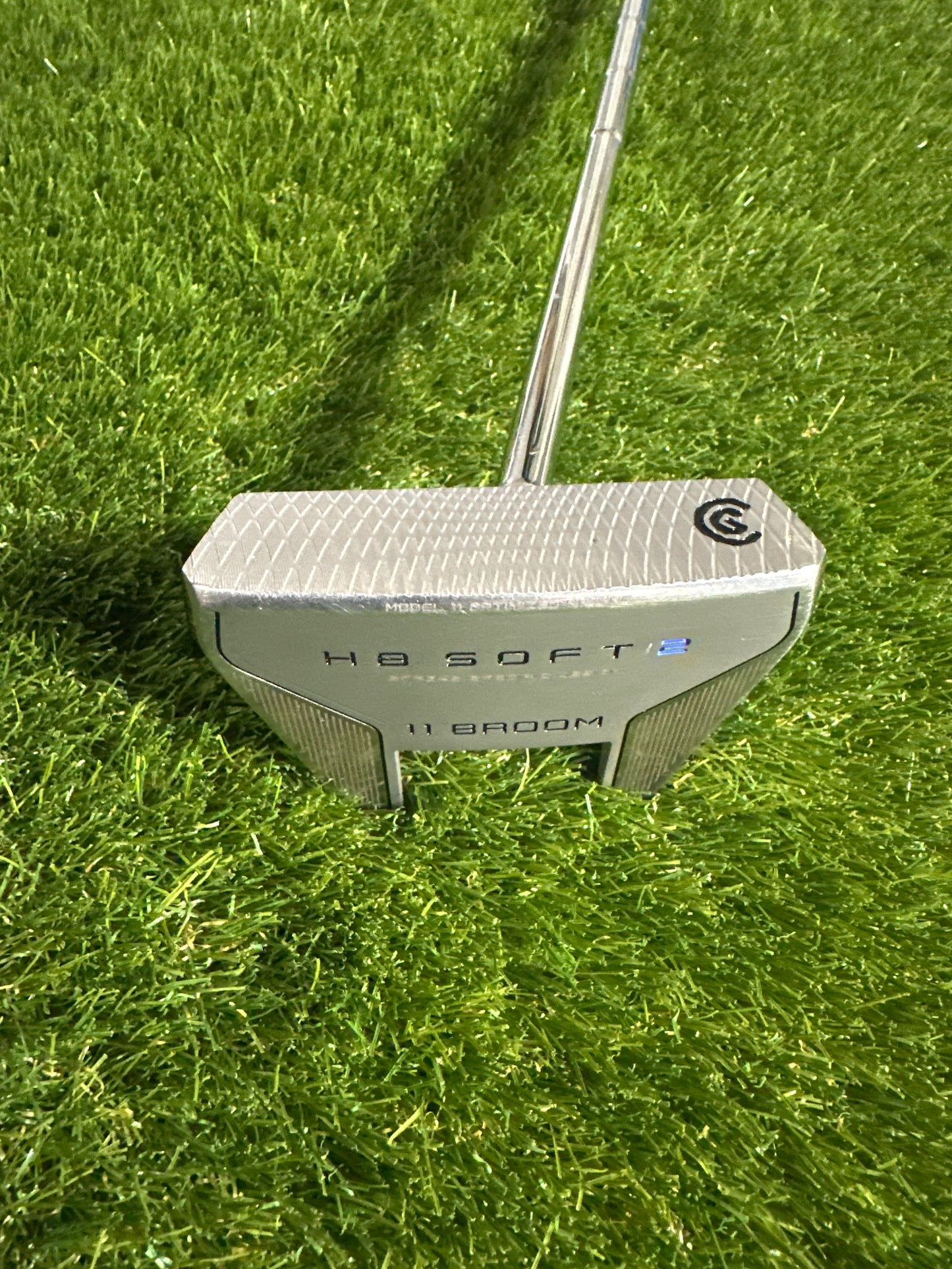 Cleveland HB Soft 2 11 Broom 44.5" Putter