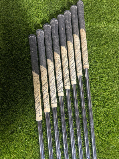 Titleist 695CB 3-PW Irons