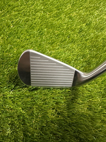 Titleist TMB 718 2 Iron