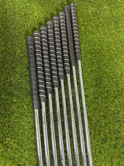 Wilson Deep Red 4-SW Irons