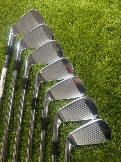 Kirkland Signature 4-PW Irons
