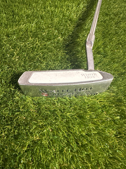 Odyssey White Hot 6 32" Putter
