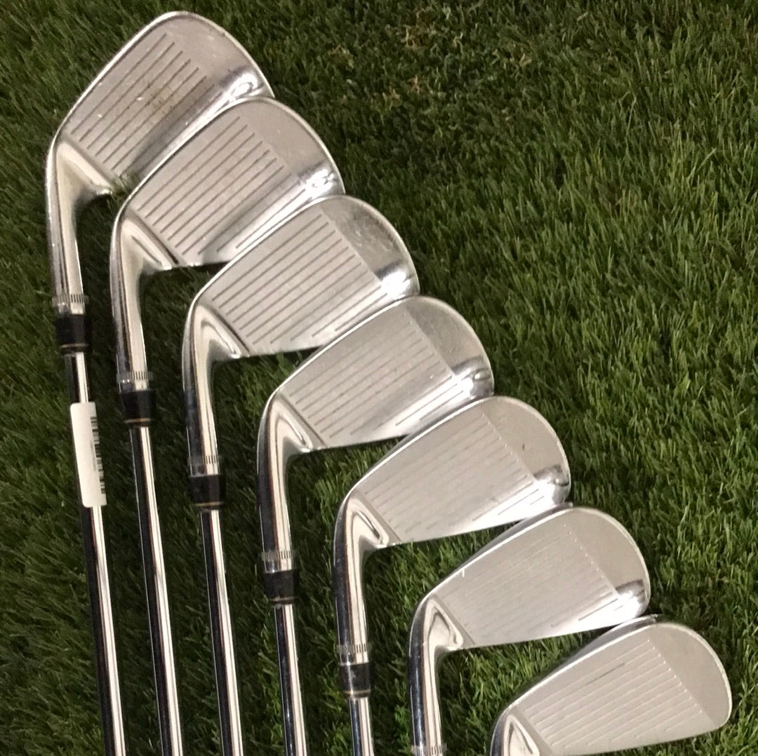 Wilson Staff FG Tour V4 4-PW/Irons