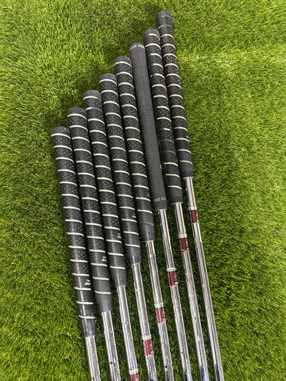 Wilson Deep Red 4-SW Irons