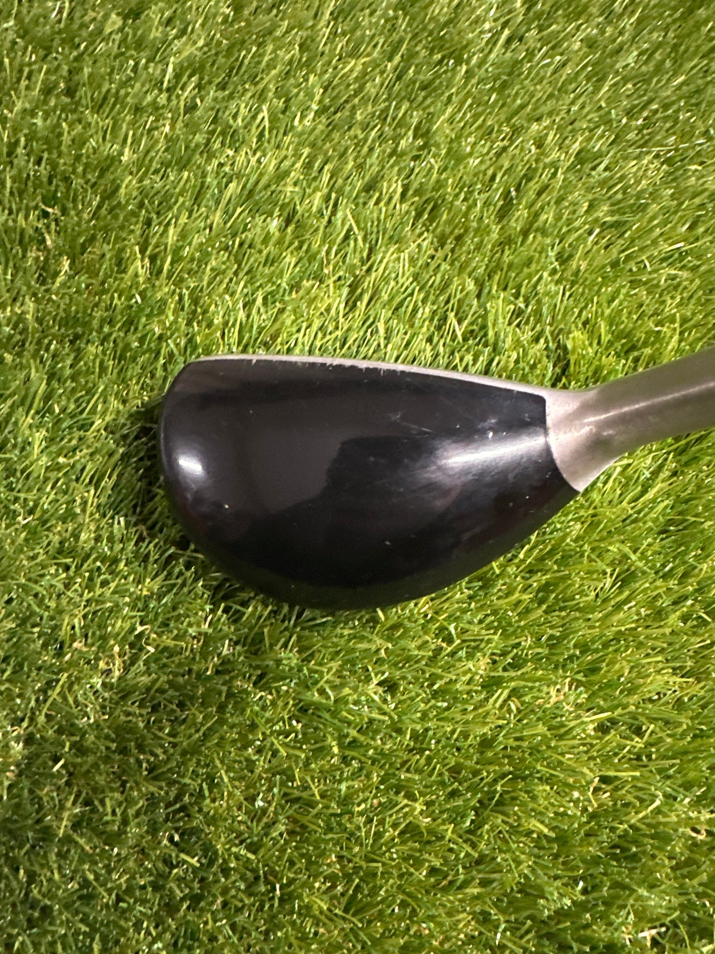 Titleist 585H 19 HYB