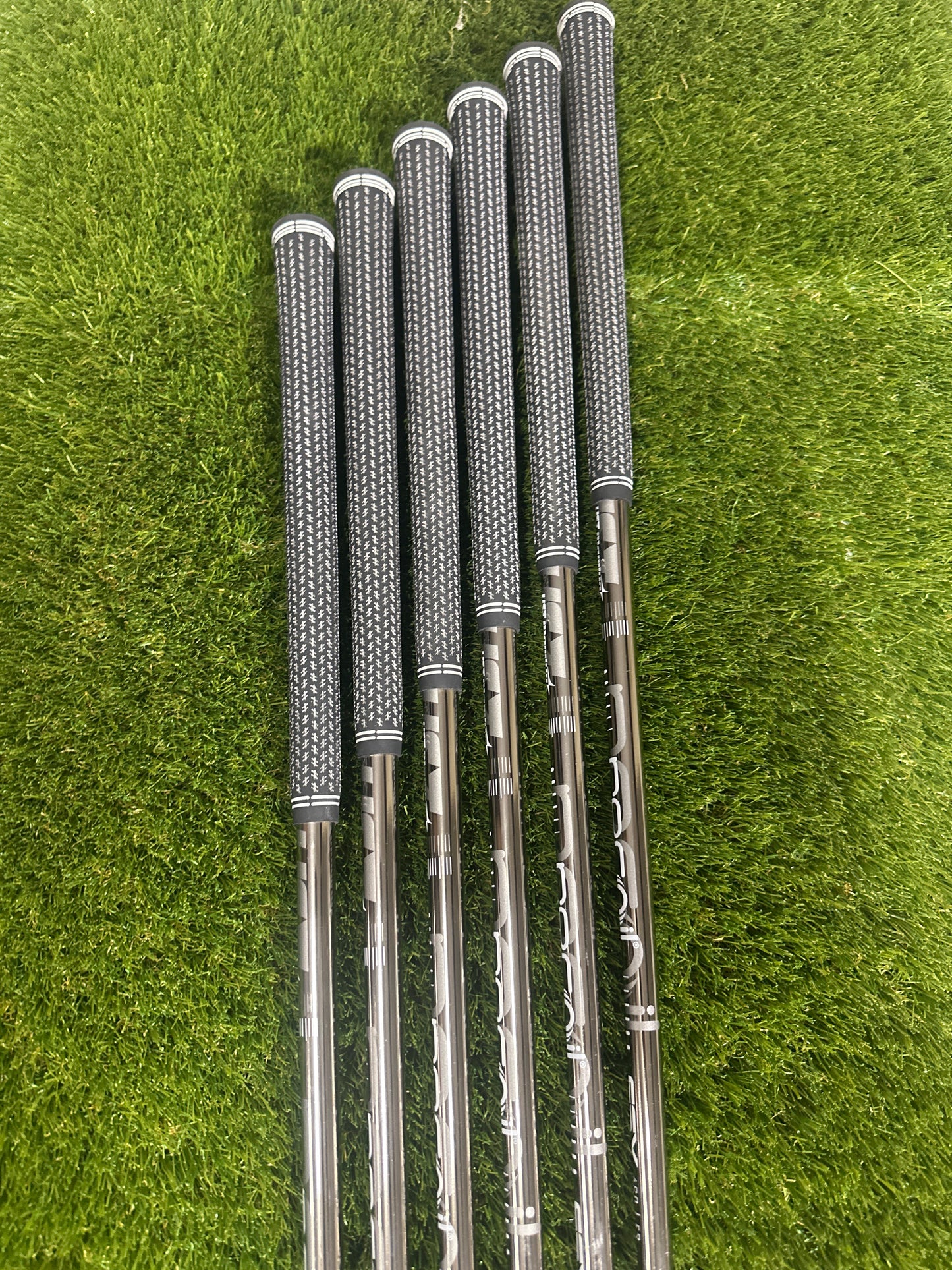 Cobra Dark Speed 6-GW Irons