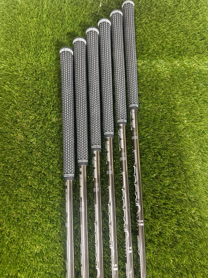 Cobra Dark Speed 6-GW Irons