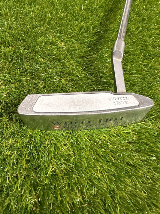 Odyssey White Hot 6 35.5" Putter