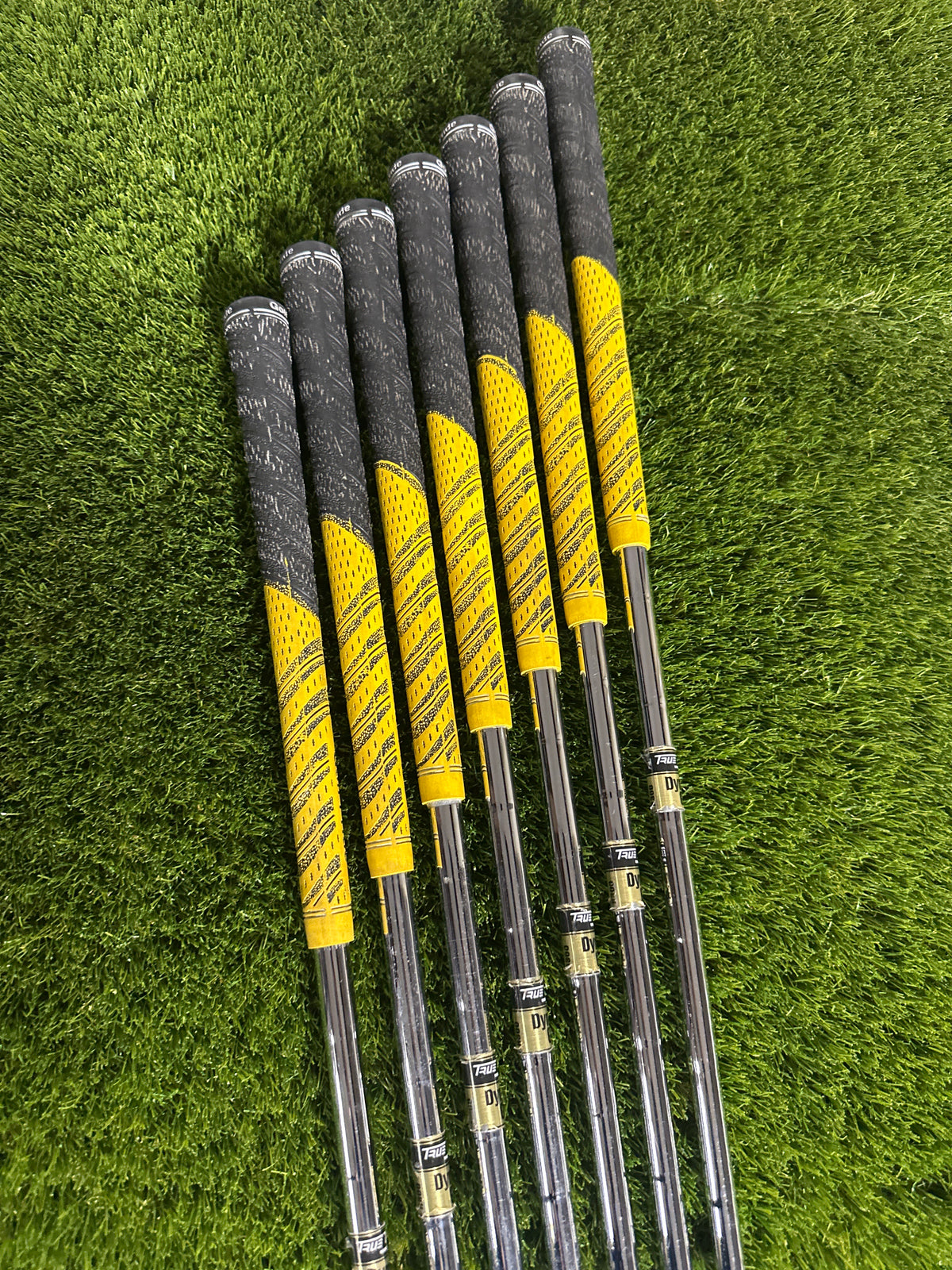 Titleist 695MB 4-PW Irons