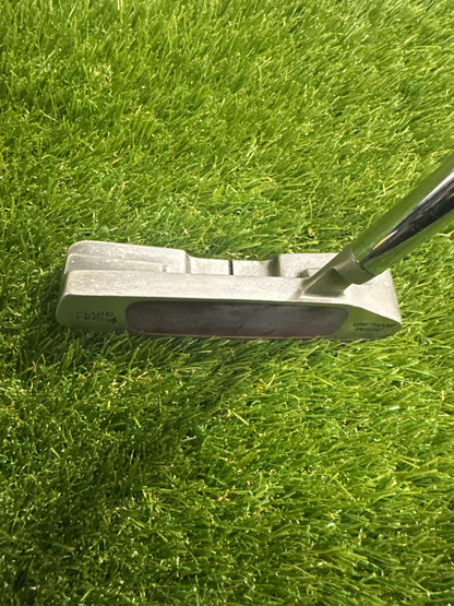 Wilson Deep Red 35" Putter
