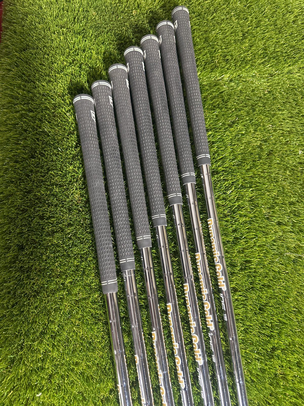 Wilson D9 4-PW Irons
