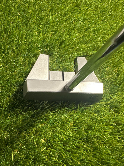 Cleveland HB Soft 2 11 Broom 44.5" Putter
