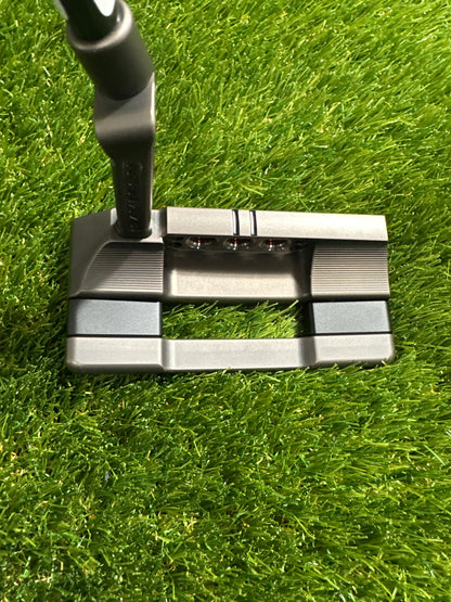 Scotty Cameron Studio Limited Squareback 2 35" Putter