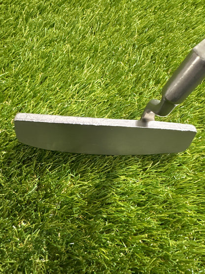 Wilson Staff 6 HT Controlled Feel 35.5" Putter