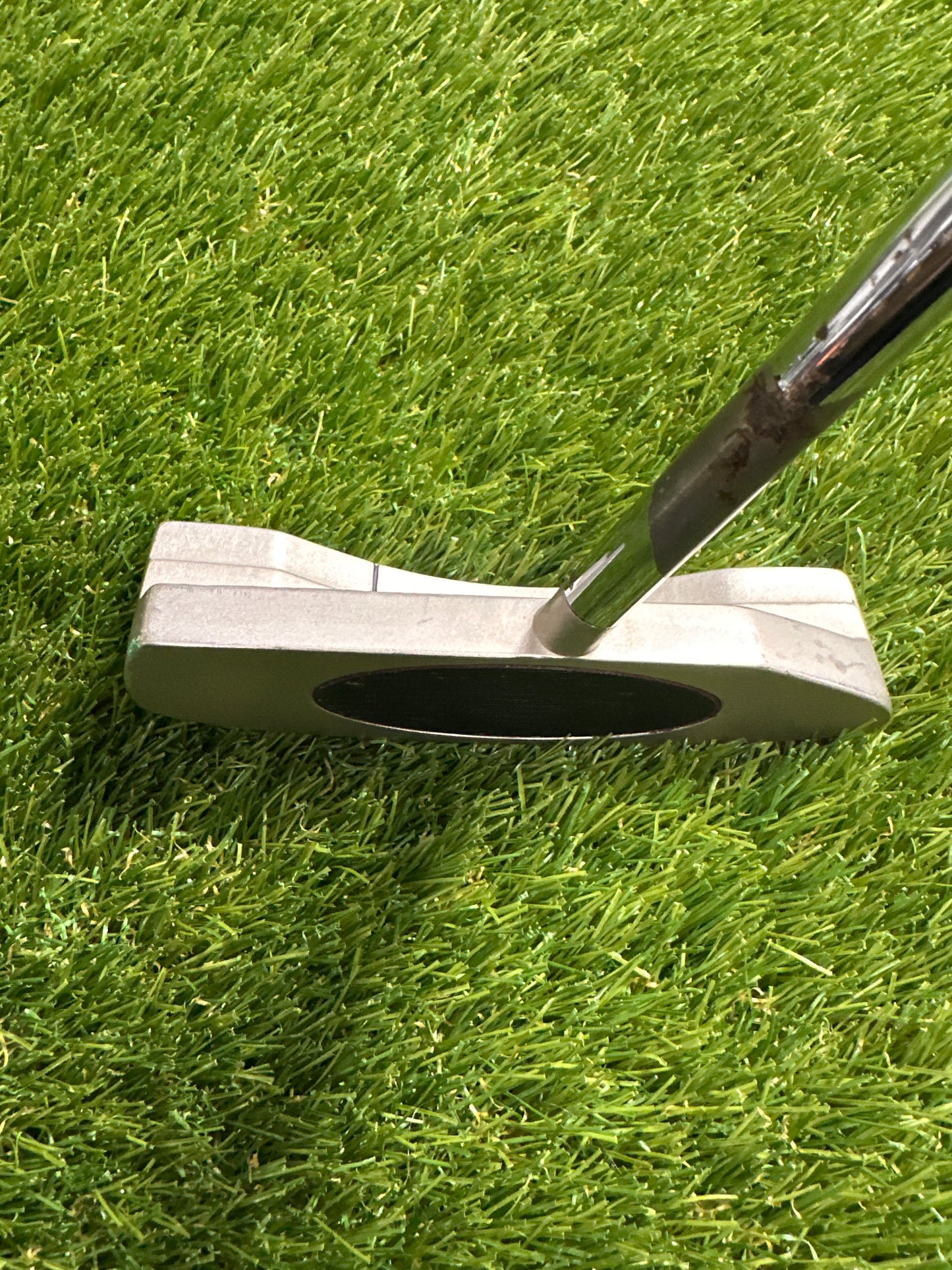Wilson Deep Red 34" Putter