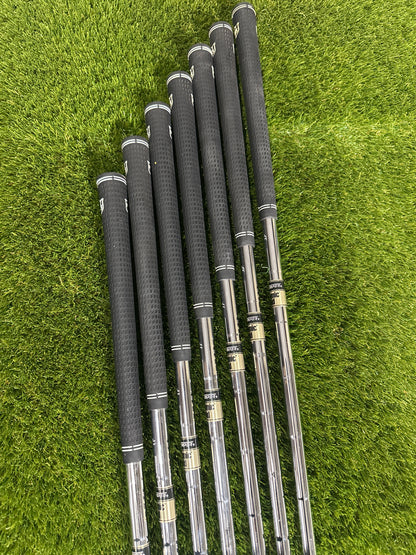 Wilson D9 4-PW Irons
