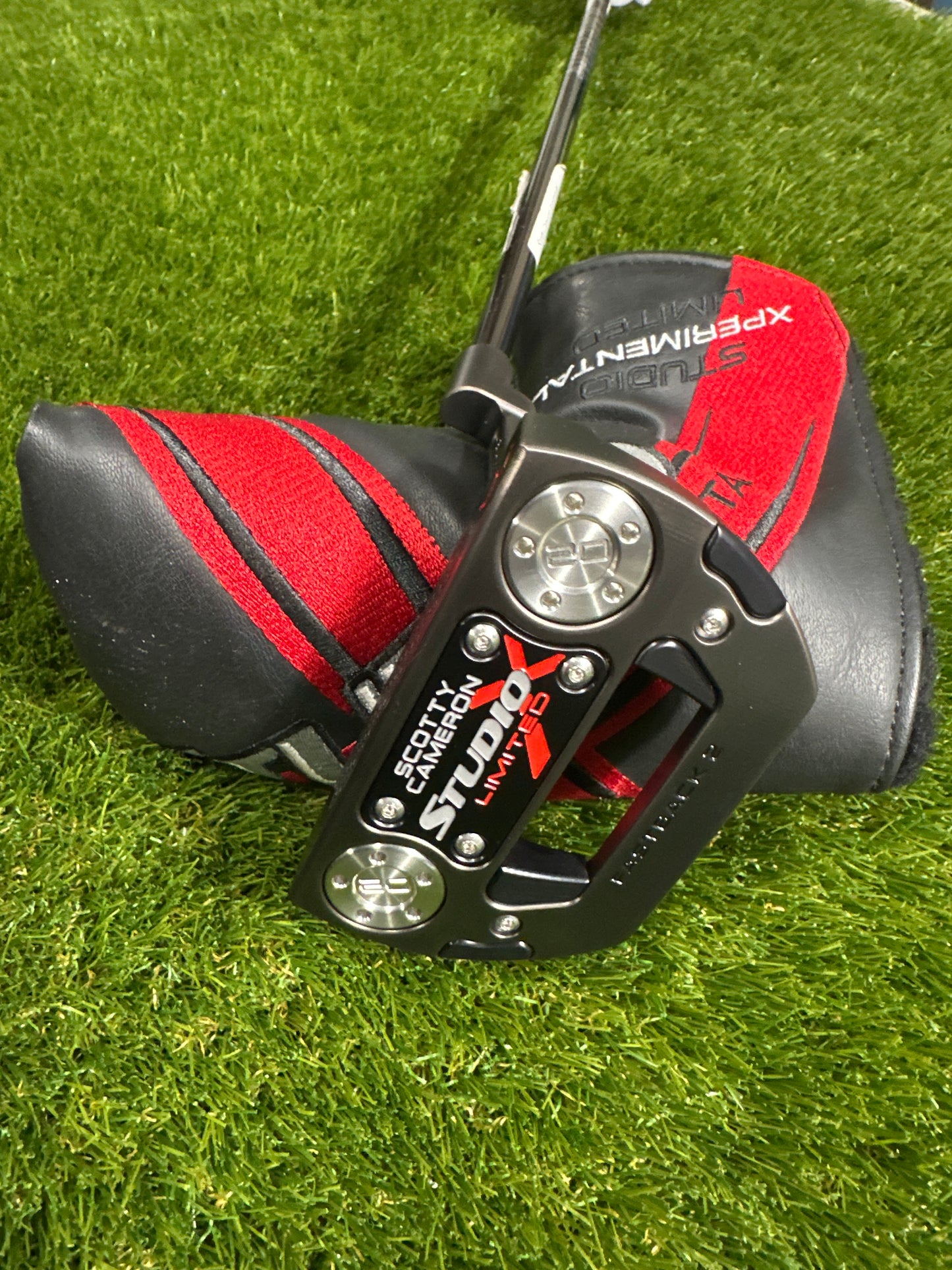 Scotty Cameron Studio Limited Fastback 2 34" Putter