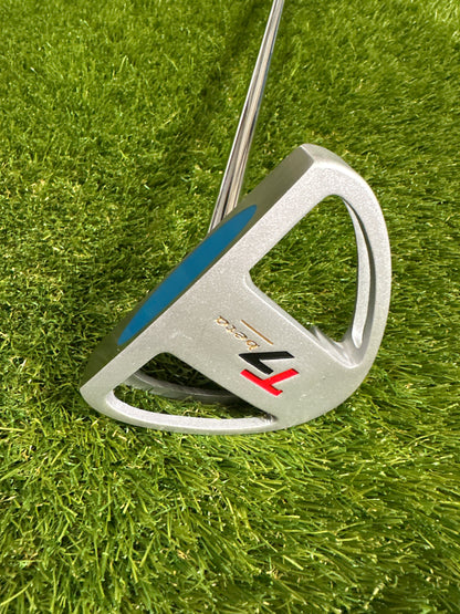 T7 Beta 35" Putter