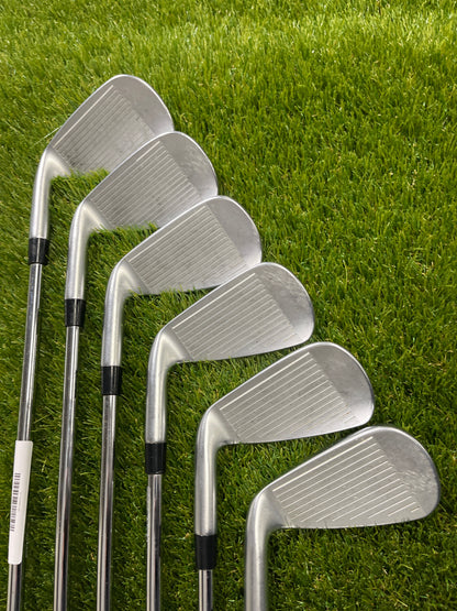 Cleveland Launcher XL 5-PW Irons