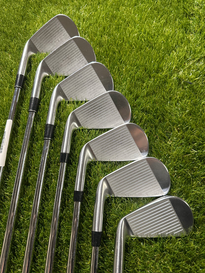 Srixon Z785/585 4-PW Irons