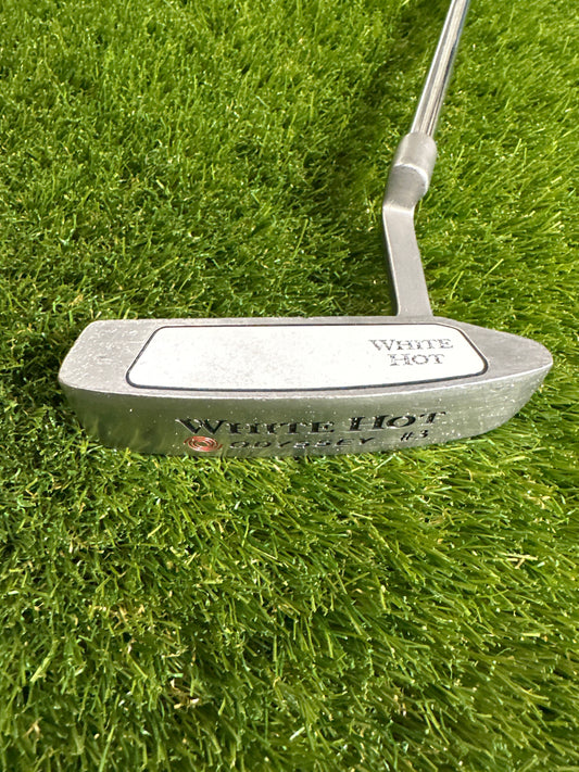 Odyssey White Hot 3 35" Putter