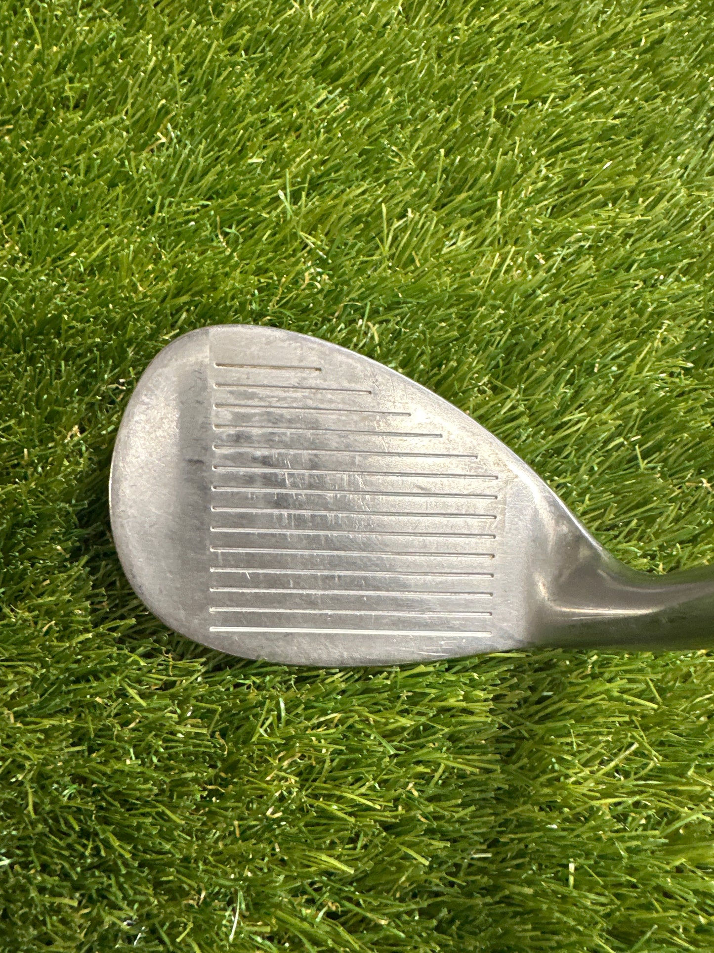 Wilson Deep Red 64 Wedge