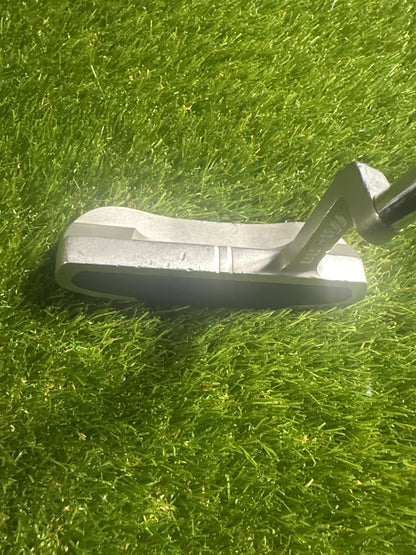 Mizuno Dare To Dream 35" Putter
