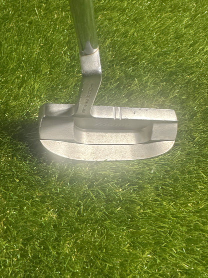Mizuno Dare To Dream 35" Putter